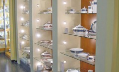 Фотографии открытого магазина посуды на основе коллекции мебель для посуды