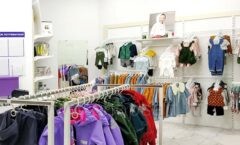 Торговое оборудование детского магазина BOOM kids ТРЦ Prime Plaza Москва коллекция РАДУГА Фото 1