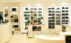 Торговое оборудование магазина сумок Kipling ТЦ Lotte Plaza коллекция БРЕНД Фото 01