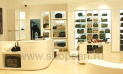Торговое оборудование магазина сумок Kipling ТЦ Lotte Plaza коллекция БРЕНД Фото 11