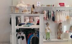 Торговое оборудование магазина детской одежды Винни ТЦ Dream House 3 этаж коллекция БЕЛАЯ КЛАССИКА Фото 19