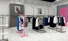 Торговое оборудование магазина одежды TeenStories ТРЦ РИО коллекция ZARA Фото 02