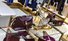 Торговое оборудование для магазина одежды PINKO ТРЦ Голливуд коллекция ЗОЛОТАЯ ЛИНИЯ Фото 20