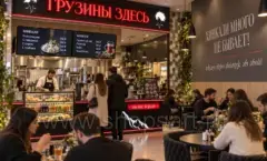 Торговая мебель кафе Грузины здесь: стойка и витрина с выпечкой